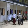 Murid di Huntara Berangkat ke Sekolah