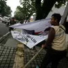 Bawaslu Kota Bandung Tertibkan Ratusan APK yang Menyalahi Aturan