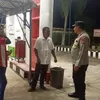 Jaga Distribusi BBM Tetap Aman, Personel Polsek Julok Intensifkan Patroli SPBU