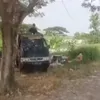 Terekam Video, Mobil Pikap Diduga Buang Sampah Sembarangan di Kampung Penganson Bekasi
