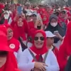 Super Meriah! Jalan Santai Merah Putih Libatkan Ribuan Orang Meriahkan Haornas Ke 40 di Cianjur
