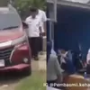 Viral! Kepsek SD di Indramayu Kehilangan Rp165 Juta Dana BOS Saat Perbaiki Ban di Jalan Raya
