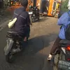 Muatan Berlebih, Truk Tambang Kecelakaan hingga Terguling di Parungpanjang Bogor, Jalanan Macet Parah
