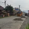 Jalan Grendong - Gunung Nyungcung Rumpin Bogor Rusak, Kapan Diperbaiki?