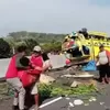 Truk Pengangkut Sayur Alami Kecelakaan Tunggal di Jalan Tol Semarang - Batang, Terguling usai Alami Pecah Ban