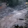 Banjir Bandang Terjang Kawasan Wisata Guci Tegal, Video Pipa Air Panas Tersapu Air Bah Viral di Medsos