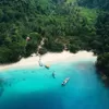 Pantai Teluk Hantu, Bekas Pemakaman yang Disulap Jadi Destinasi Wisata Cantik di Lampung