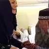 Viral...Jamaah Haji Minta Turun dari Pesawat Karena Lupa Memberi Makan Ayam Peliharaannya