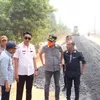 Pj Bupati Muarojambi Tinjau Progres Perbaikan Jalan Desa Tangkit - Simpang Desa Sungai Gelam