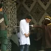 Delapan terpidana dihukum hingga 100 kali cambuk, sempat dihentikan beberapa menit karena tak tahan sakit