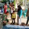 Wujud Dukungan Kesehatan, Babinsa dan Bidan Desa Dampingi Posyandu ILP di Ngaringan Blitar