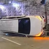 Kecelakaan Tunggal BYD M6 di Mampang Jaksel, Mobil Sampai Terguling