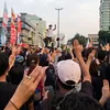 Apa Arti Simbol 3 Jari yang Sering Dipakai Massa Aksi Demonstrasi?