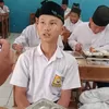 Siswa MTs Muhammadiyah Gunung Manik Senang Makan Bergizi Gratis Prasmanan, Bisa Nambah