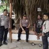 Sambangi Balai Desa Mandapa, Kapolsek Dawuan Sampaikan Pesan Kamtibmas dan Perkuat Sinergitas Perangkat Desa