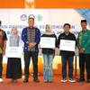Pemkab Konawe Serahkan Bantuan Beasiswa Pendidikan, 