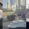 Toyota Fortuner di Tanah Abang Jakarta Jadi Sasaran Massa hingga Rusak Parah, Diduga Terlibat Insiden Tabrak Lari