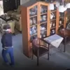 Terekam CCTV! Rumah Mantan Wali Kota Surabaya Dibobol Maling, Gerak-Gerik Pelaku Acak-Acak Lemari dan Curi Bolpoin Jadi Sorotan, Begini Kronologinya