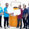 Atasi Kekeringan Dusun Bunder, ICMI Orda Jember Serahkan Tandon Air 1.200 Liter ke PMI