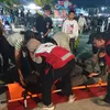 Tim Medis PMI Jember Evakuasi Dua Pengunjung Konser Cinta NKRI ke Rumah Sakit