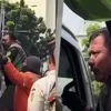 Kronologi Video Viral Ojol Teriak Minta Tolong dan Panjat Truk saat Motor Diangkut Dishub di Jakarta Timur