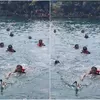 Keseruan Lomba Tangkap Bebek di Tengah Umbul Ponggok Klaten bagi Wisatawan saat Momen HUT RI