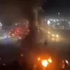 Rupiah Melemah Plus BBM Naik, Mahasiswa FISIP UHO Kendari Gelar Demo Bakar Ban di Bundaran Tank