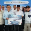 Menko Pangan dan Gubernur Anwar Hafid Salurkan 3 Ton Pupuk di Sigi
