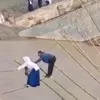 Viral Pelajar SMP di Gayo Lues Bertaruh Nyawa Seberangi Sungai Deras Pakai Kawat Baja