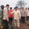 Prabowo Terobos Asap Karhutla Kubu Raya, Perintahkan Pemadaman Cepat Lahan Gambut