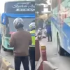 Viral Kecelakaan Maut Pemotor yang Tewas Terlindas Bus di Flyover Jakbar, Diduga Korban Gagal Nyalip
