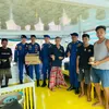 Rekatkan Persaudaraan, Polairud Marnit Sumba Timur Berbagi Takjil dengan Nelayan di Pelabuhan Waingapu