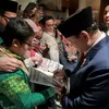Momen Haru di Jepang! Diaspora Abadikan Momen Bersama Prabowo Lewat Buku Paradoks Indonesia