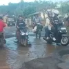 Jalan Utama Bagai Kubangan, Pembangunan Diduga Kuat "Pilih Kasih" dan Tebang Pilih!