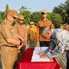Bekasi Bangkit! Plh Walkot Harris Bobihoe Dobrak Masalah Sampah, Larang Wisuda Mewah, hingga Ancam Babat Habis Oknum SPMB!