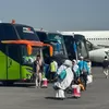  LAYANI KLOTER TERAKHIR, PROSES DEBARKASI HAJI DI BANDARA JUANDA BERJALAN LANCAR