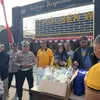 Polsek Waru Polresta Sidoarjo Jumat Berkah, Bagikan 150 Paket Makanan dan Minum Ke Pengguna Jalan