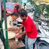 Garis Batas Kemanusiaan: Satpol PP Kota Bekasi Bergerak Cepat Selamatkan Anggota Lansia Linglung