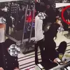Viral Rekaman CCTV Wanita Ditendang Pria dari Belakang di Mal Jakarta Pusat