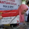 Penyaluran Bansos Tahap III Tembus 80 Persen, Warga Desil Berapa Berhak Menerima?