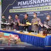 Lautan Rokok Ilegal Ratusan Juta Rupiah Hancur di Tangan Bea Cukai Kotabaru