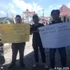 Rapat Banggar di DPRD, PAMI Bentang Karton Tolak Dana Hibah untuk Politeknik Tanjungbalai
