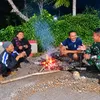 Babinsa Puhpelem Pererat Silaturahmi dan Komsos Bersama Warga