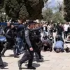 Ketegangan di Al-Aqsa Meningkat, Pemukim Israel Kibarkan Bendera di Kompleks Suci