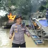 Gempur Tambang Emas Ilegal, 145 Rakit PETI di Batang Kuantan Dibakar  oleh Tim Gabungan TNI - POLRI