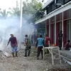 Koramil Kembang Tanjong Gotong Royong Bersihkan Koperasi Merah Putih