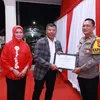 Amankan Nobar Piala Dunia 2026, Kapolsek Ujung Bulu Terima Penghargaan dari Bupati Bulukumba
