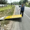 Rambu Jalan Roboh di Depan PT DKU Ogan Ilir, Pengendara Untuk Berhati-Hati