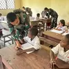 Satgas Pamtas RI-PNG Kewilayahan Yonif 516/CY Tanamkan Harapan Sebagai Gadik di SD Inpres Kampung Basyim