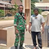 Komsos di Tengah Pengrajin Marmer, Babinsa Kalipucang Kulon Perkuat Silaturahmi dengan Warga